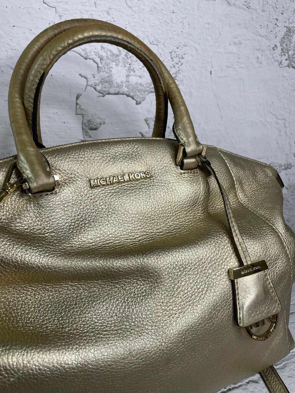 Michael Kors Riley Large Gold Metallic Pebbled Leather Satchel Crossbody Bag - Picture 5 of 6